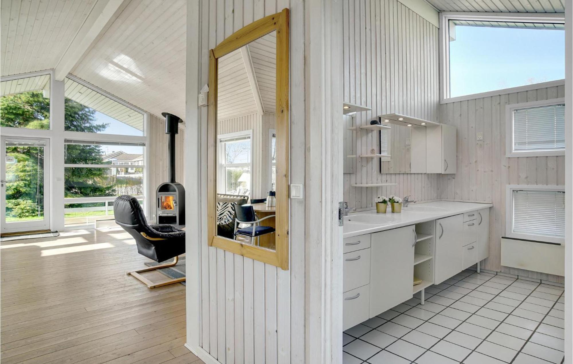 Awesome Home In Stroby With Wifi Екстер'єр фото