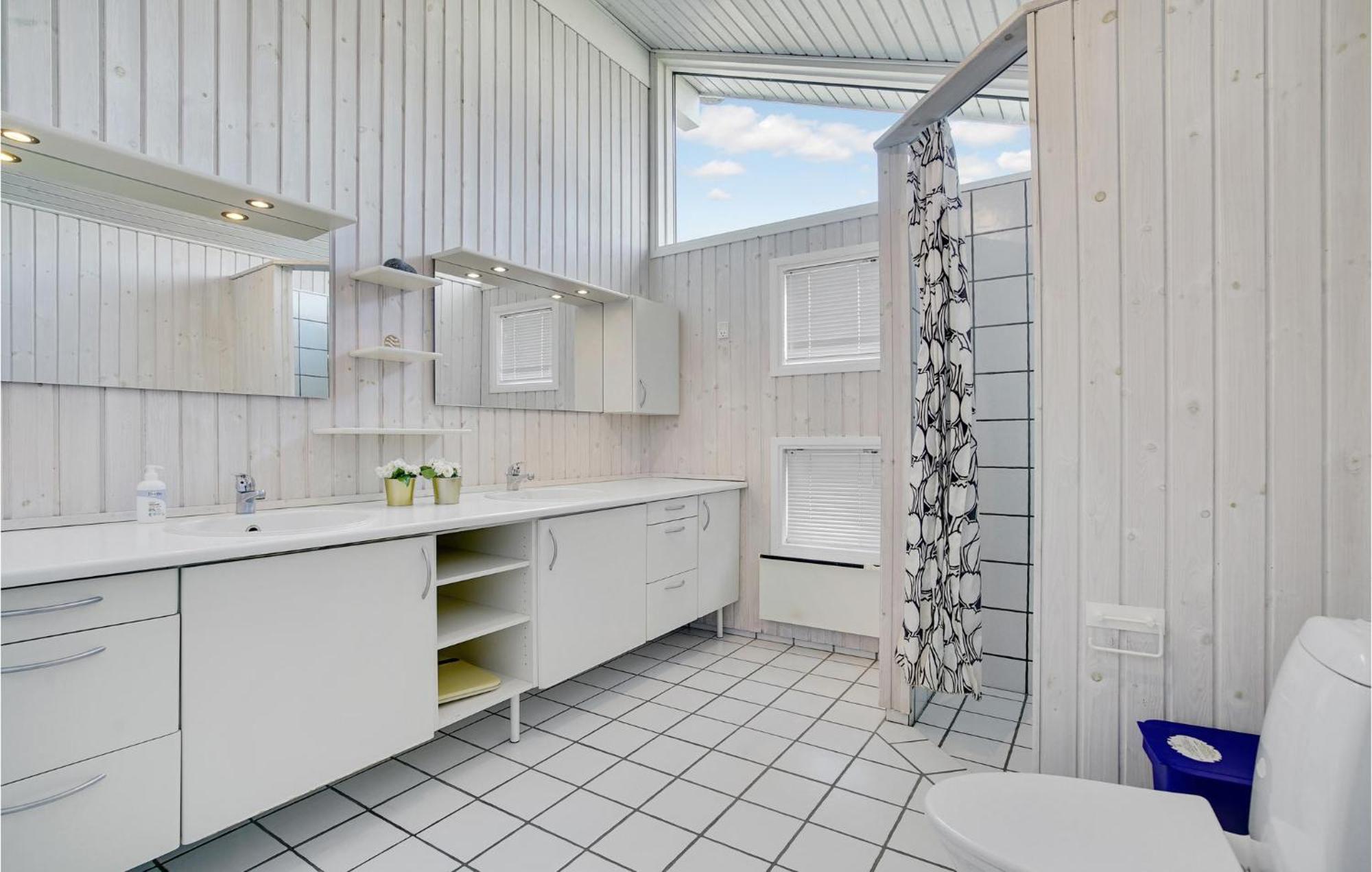 Awesome Home In Stroby With Wifi Екстер'єр фото