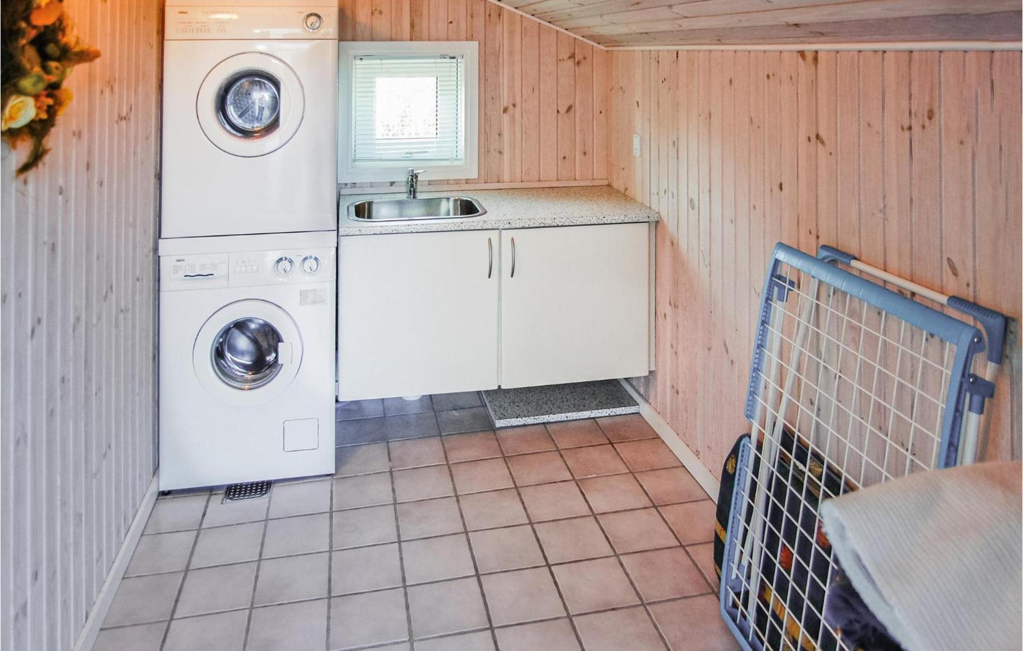 Awesome Home In Stroby With Wifi Екстер'єр фото
