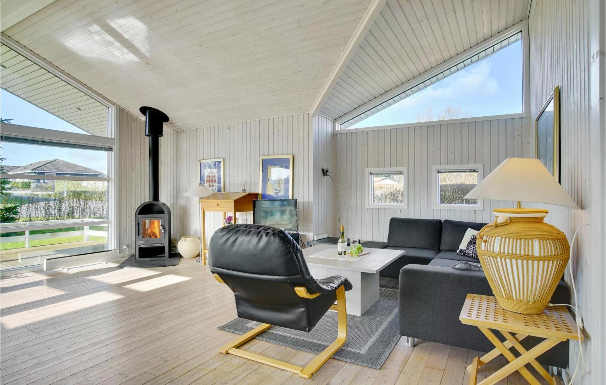 Awesome Home In Stroby With Wifi Екстер'єр фото